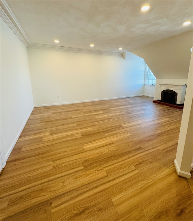 1 bed, 1 bath apartment for rent at 600 Washington St Unit 6, Wellesley — photo 2 of 10