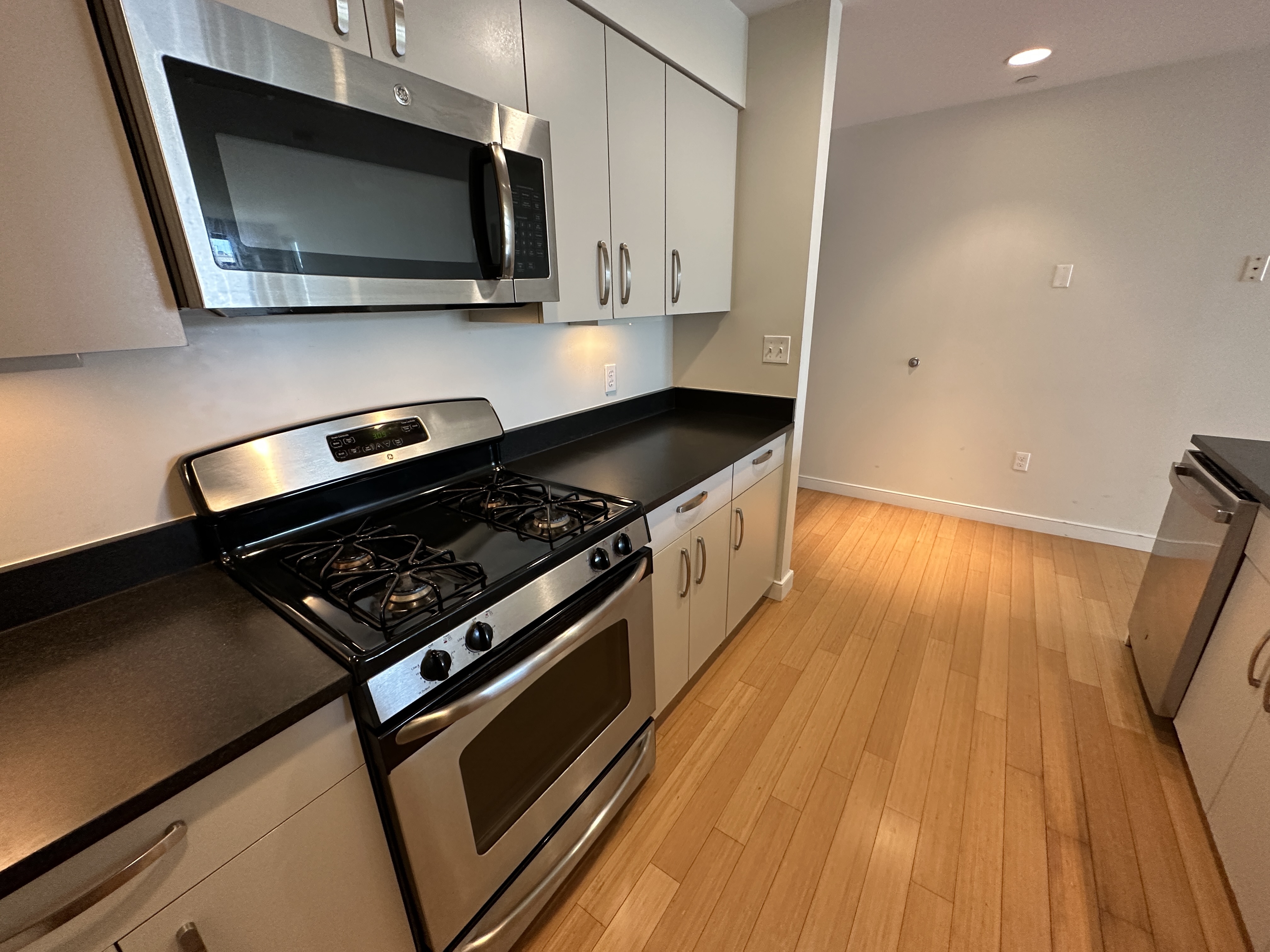 2 bed, 2 bath apartment for rent at 601 Albany St Unit 402-CF, South End — photo 8 of 23