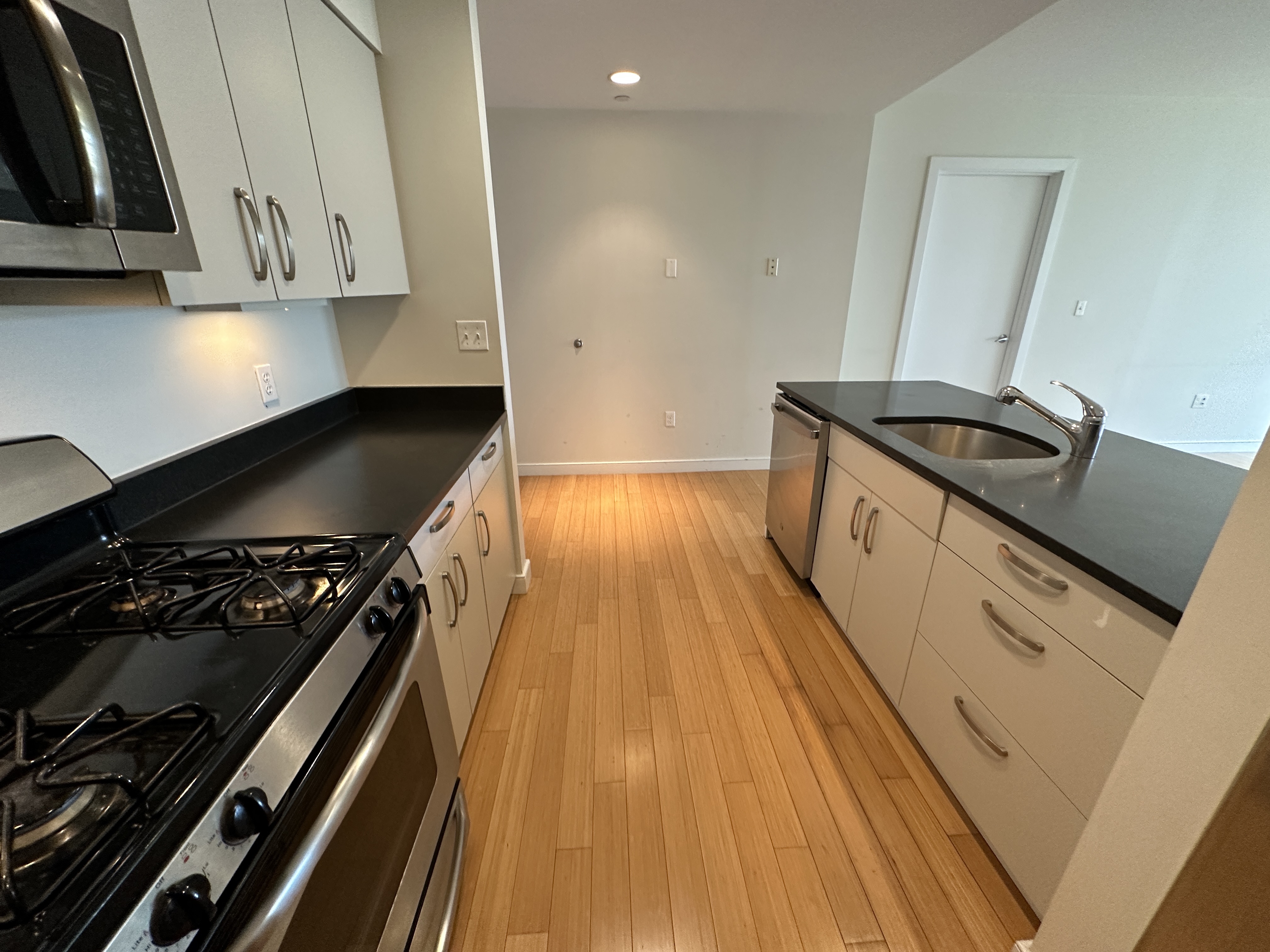 2 bed, 2 bath apartment for rent at 601 Albany St Unit 402-CF, South End — photo 9 of 23