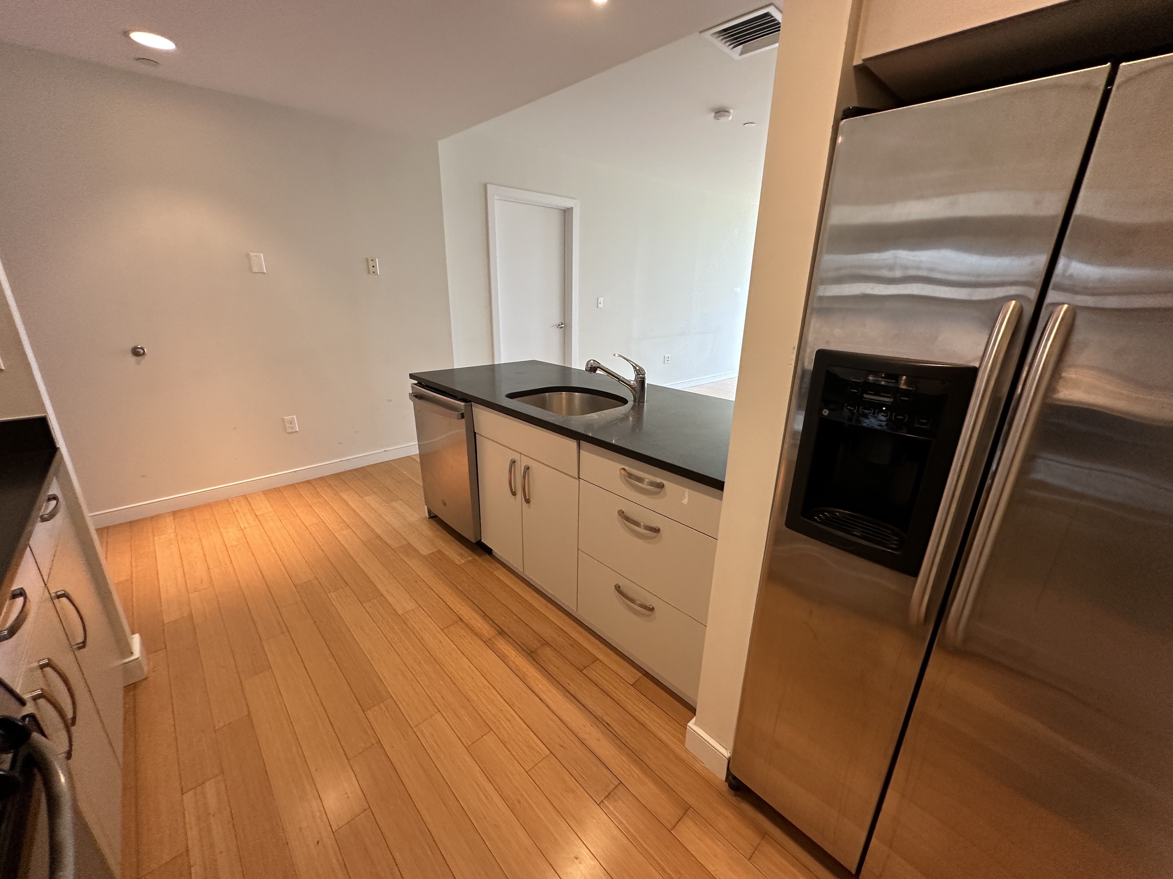 2 bed, 2 bath apartment for rent at 601 Albany St Unit 402-CF, South End — photo 10 of 23