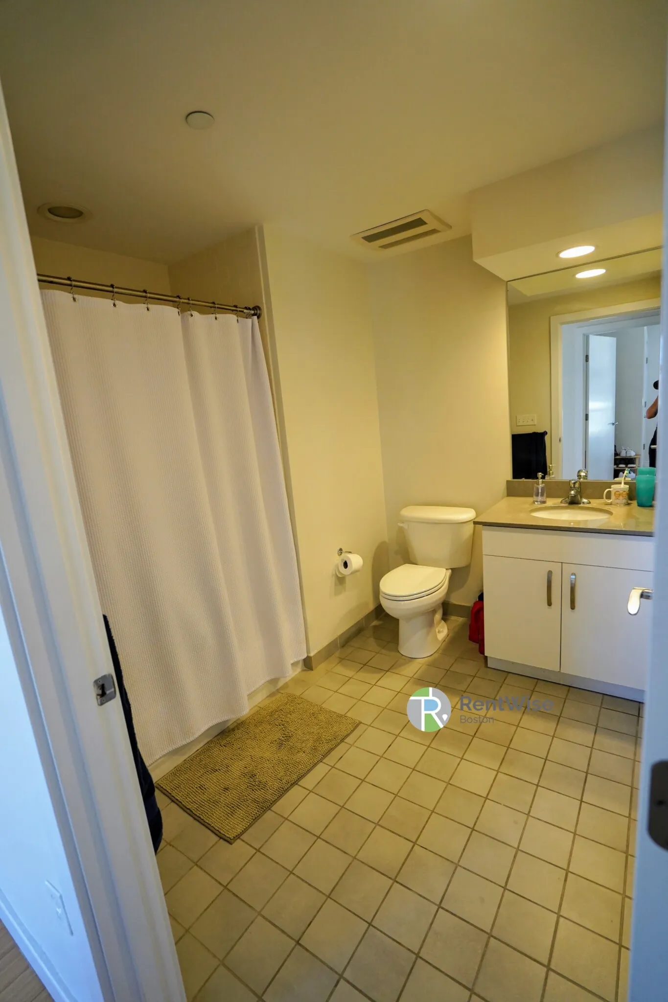 2 bed, 1.5 bath apartment for rent at 601 Albany St Unit 407, South End — photo 7 of 13