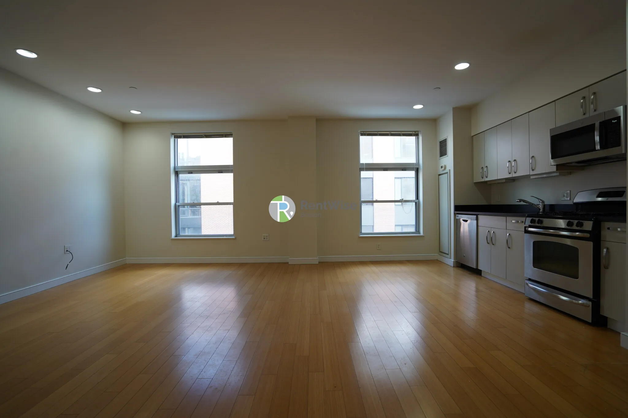 2 bed, 1.5 bath apartment for rent at 601 Albany St Unit 407A, South End — photo 2 of 16