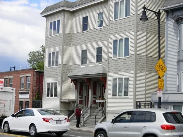 3 bed, 1 bath apartment for rent at 602-604 Dorchester Ave Unit 1, South Boston — photo 1 of 9