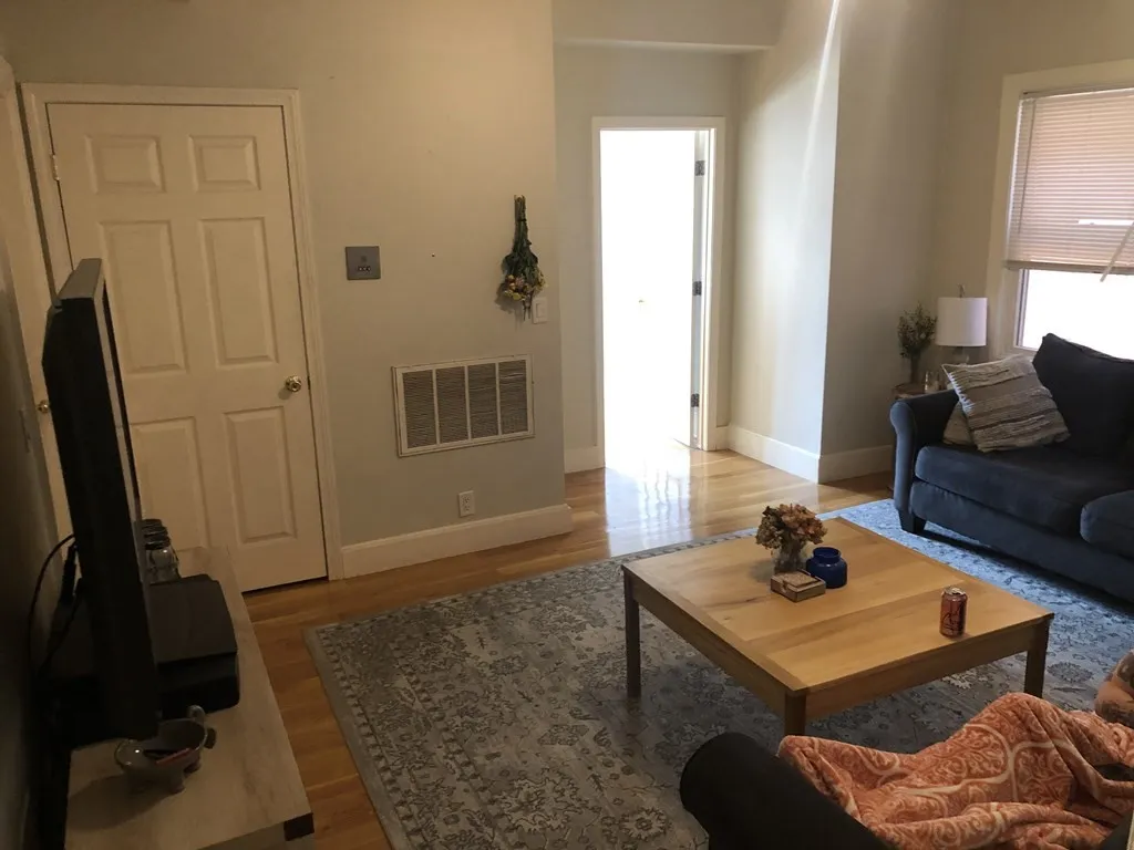 3 bed, 1 bath apartment for rent at 602-604 Dorchester Ave Unit 1, South Boston — photo 8 of 9