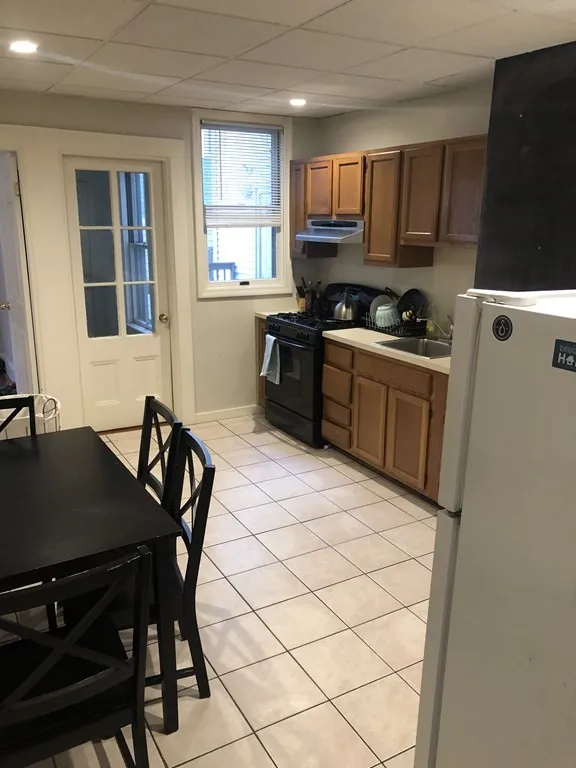 3 bed, 1 bath apartment for rent at 602-604 Dorchester Ave Unit 1, South Boston — photo 4 of 9