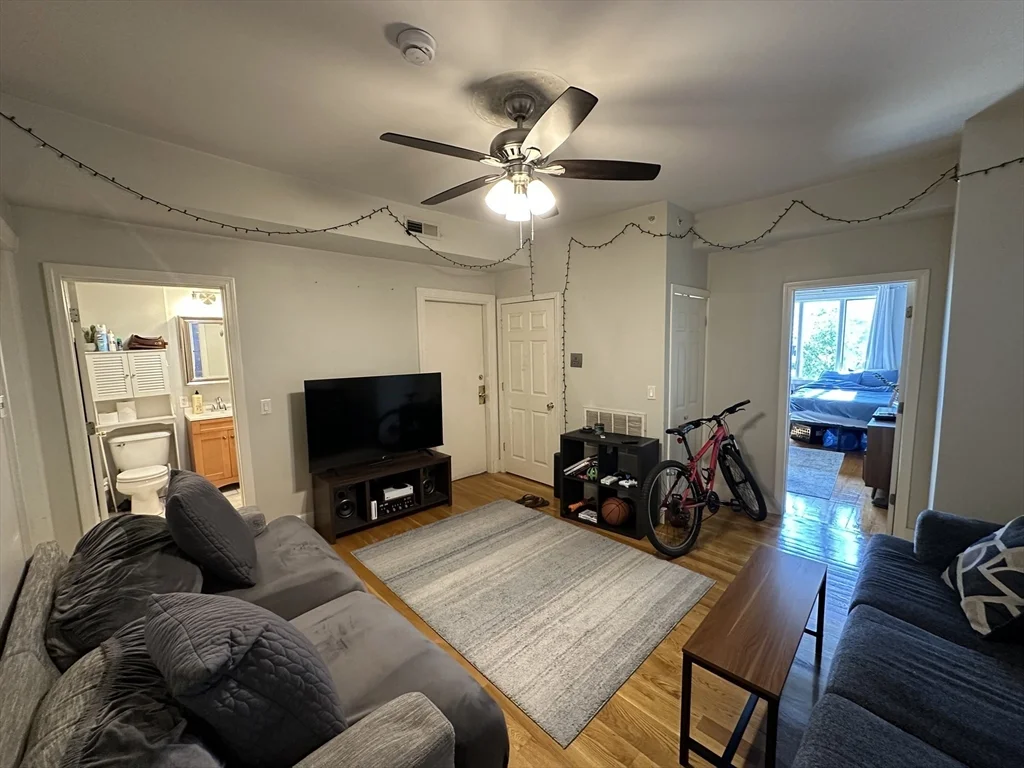 3 bed, 1 bath apartment for rent at 602 Dorchester Ave Unit 1, South Boston — photo 5 of 17