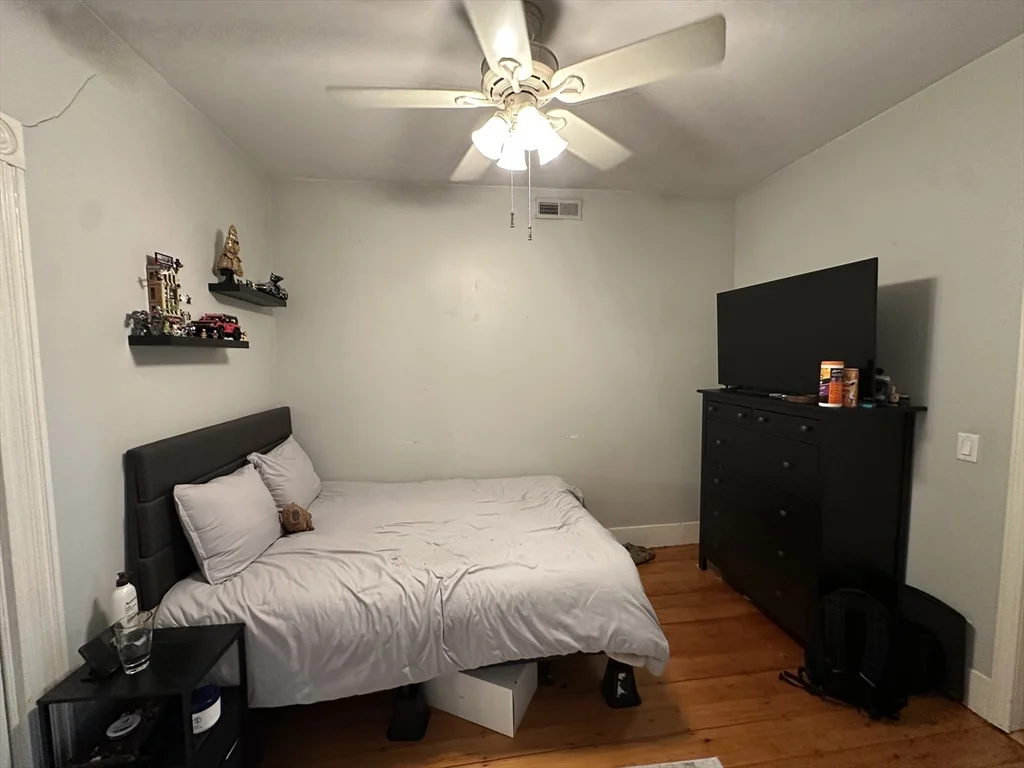 3 bed, 1 bath apartment for rent at 602 Dorchester Ave Unit 1, South Boston — photo 11 of 17