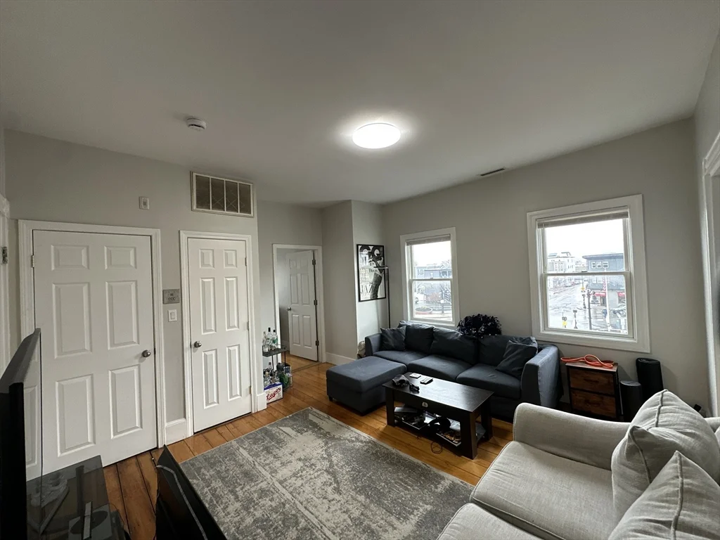 3 bed, 1 bath apartment for rent at 602 Dorchester Ave Unit 3, South Boston — photo 2 of 25