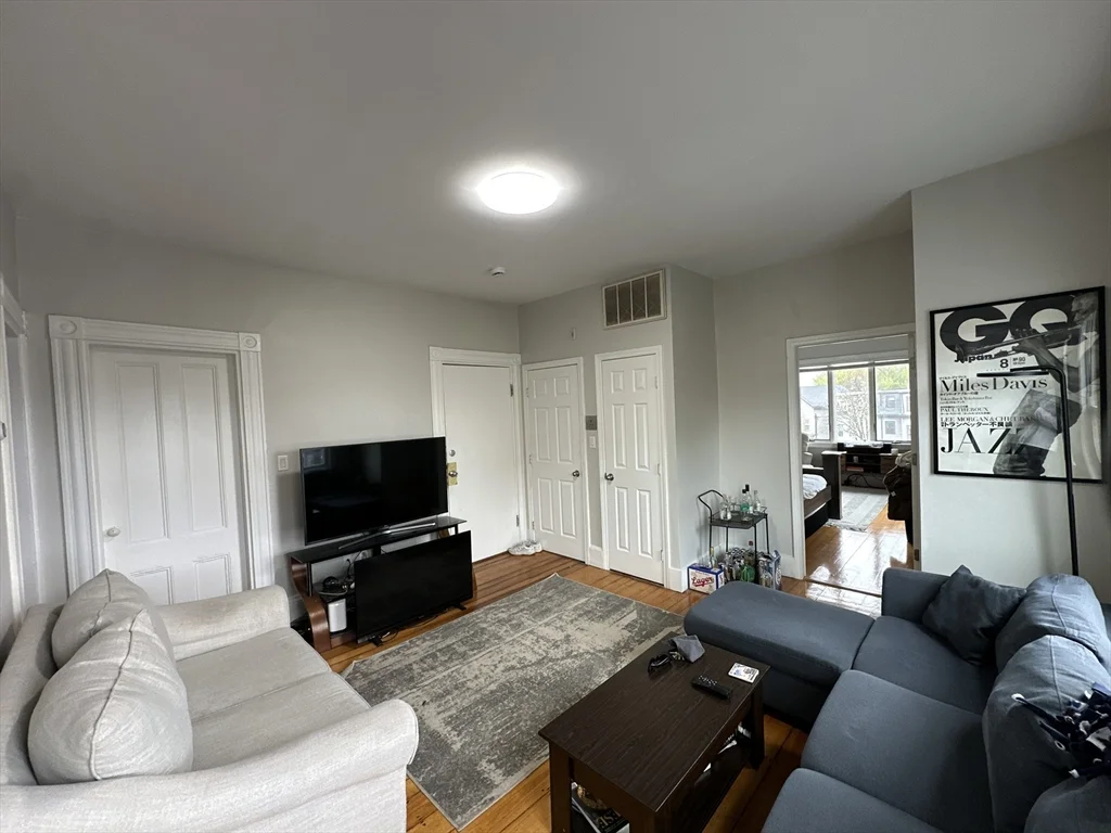 3 bed, 1 bath apartment for rent at 602 Dorchester Ave Unit 3, South Boston — photo 3 of 25