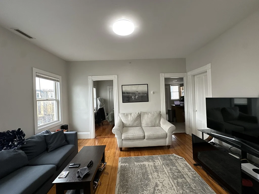 3 bed, 1 bath apartment for rent at 602 Dorchester Ave Unit 3, South Boston — photo 4 of 25