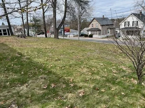 3 bed, 1 bath apartment for rent at 602 North Main Unit 0, Leominster — photo 3 of 35