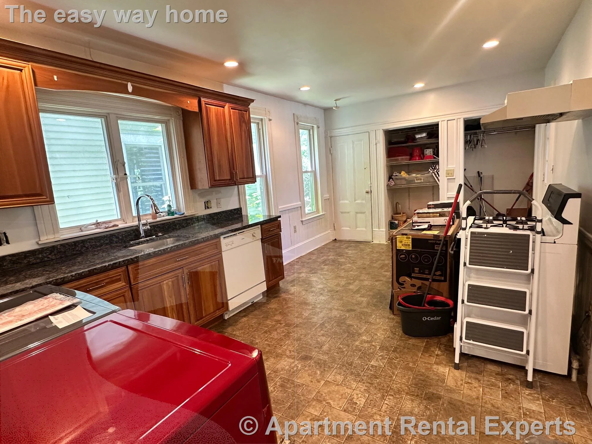 3 bed, 1 bath apartment for rent at 602 Putnam Ave, Cambridgeport — photo 1 of 10