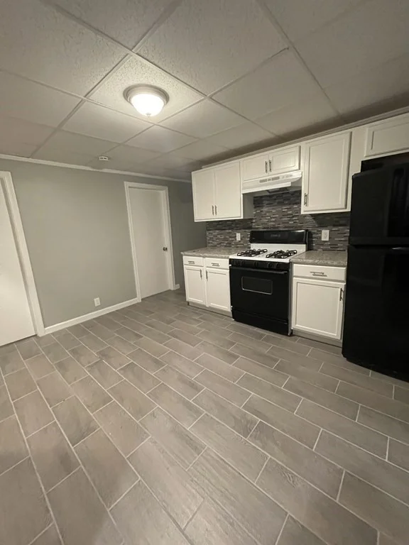 3 bed, 1 bath apartment for rent at 603 County St Unit 1, Fall River