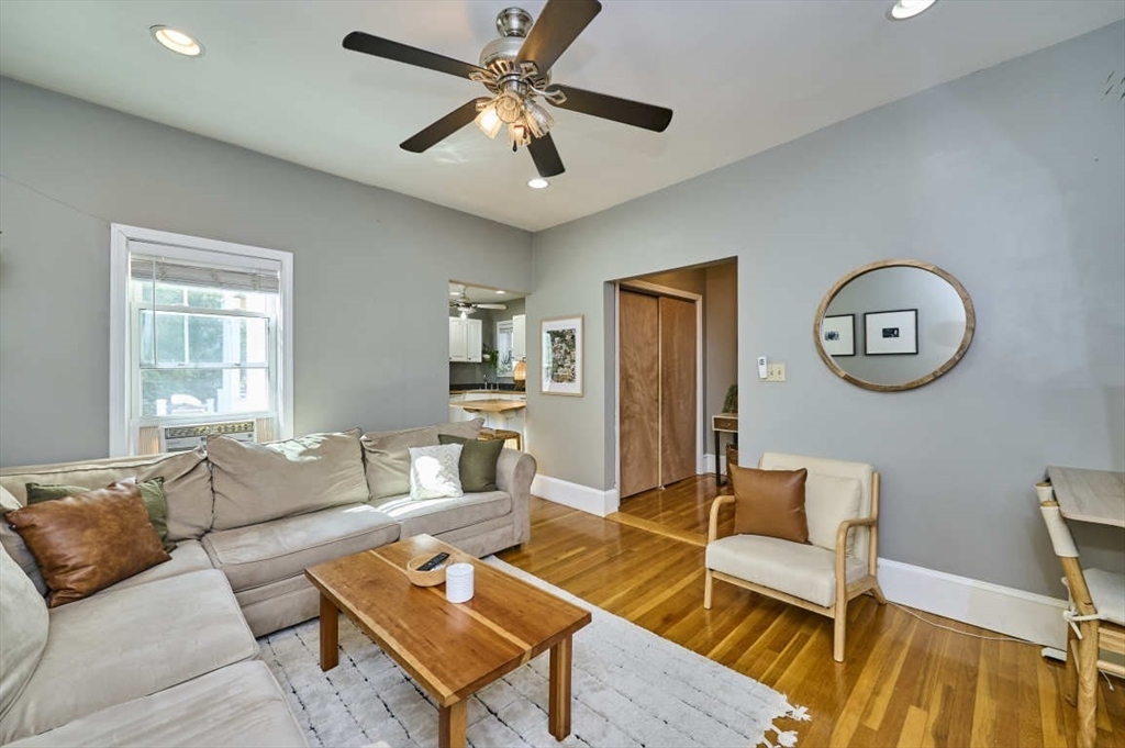 1 bed, 1 bath apartment for rent at 603 E 5th St Unit 2, South Boston — photo 5 of 18
