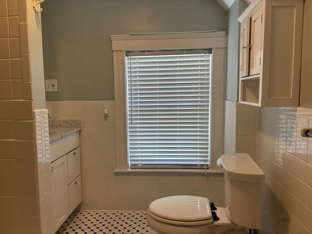 3 bed, 1 bath apartment for rent at 603 High St Unit 2, West Medford — photo 19 of 21