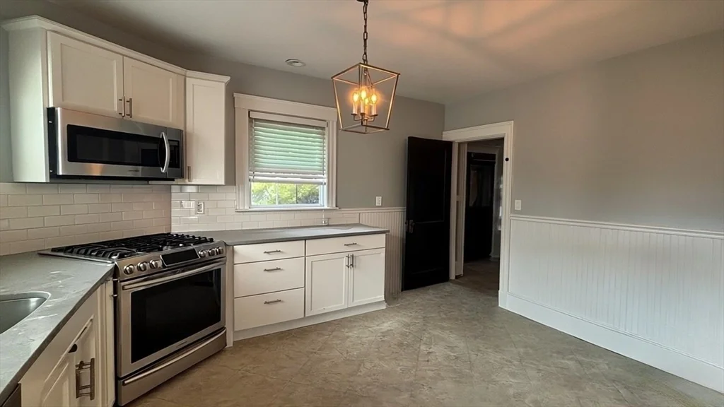 3 bed, 1 bath apartment for rent at 603 High St Unit 2, West Medford — photo 2 of 21