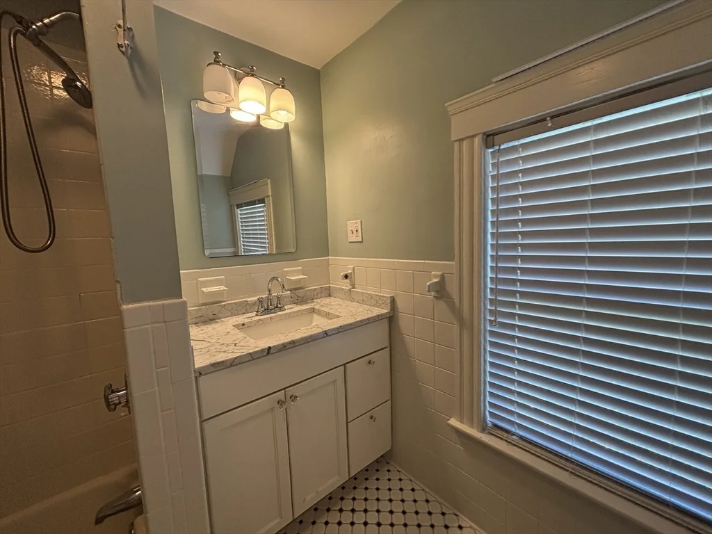 3 bed, 1 bath apartment for rent at 603 High St Unit 2, West Medford — photo 18 of 21