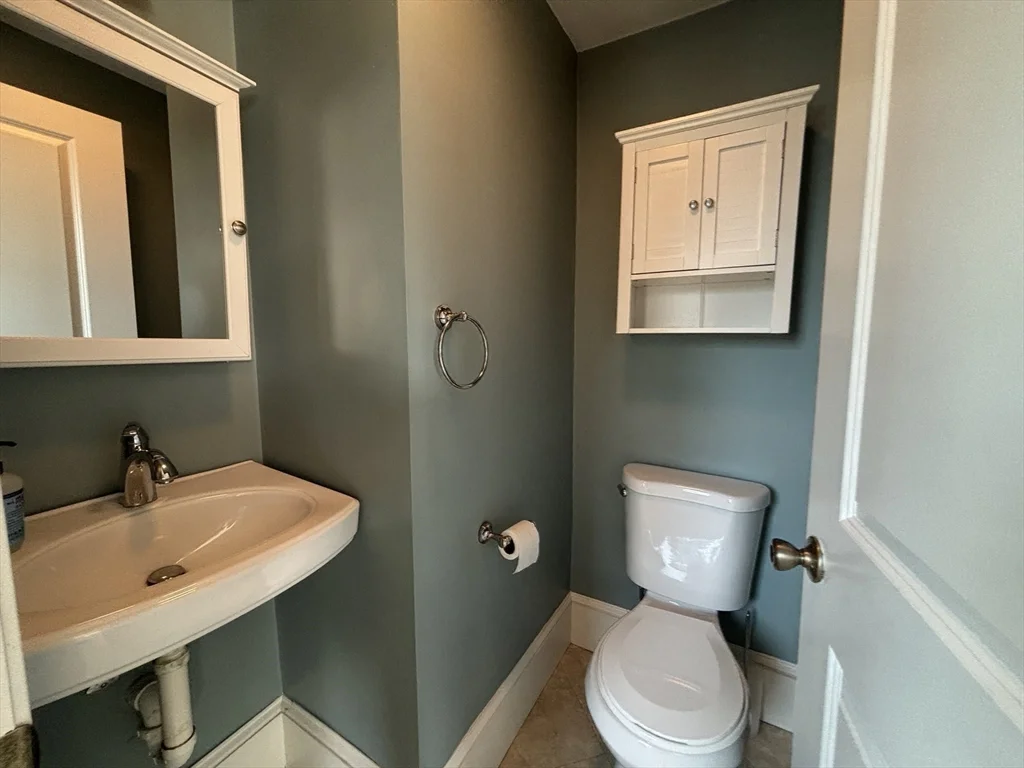 3 bed, 1 bath apartment for rent at 603 High St Unit 2, West Medford — photo 11 of 21