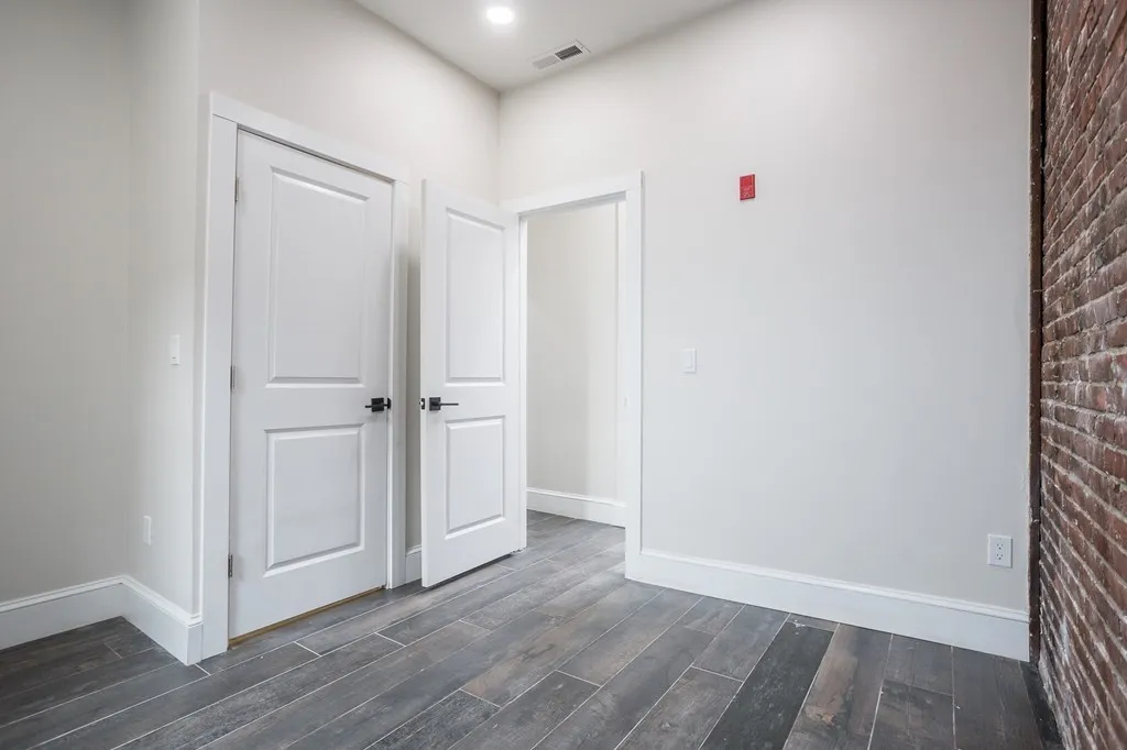 3 bed, 1 bath apartment for rent at 603 Massachusetts Ave Unit R3, Roxbury — photo 9 of 20