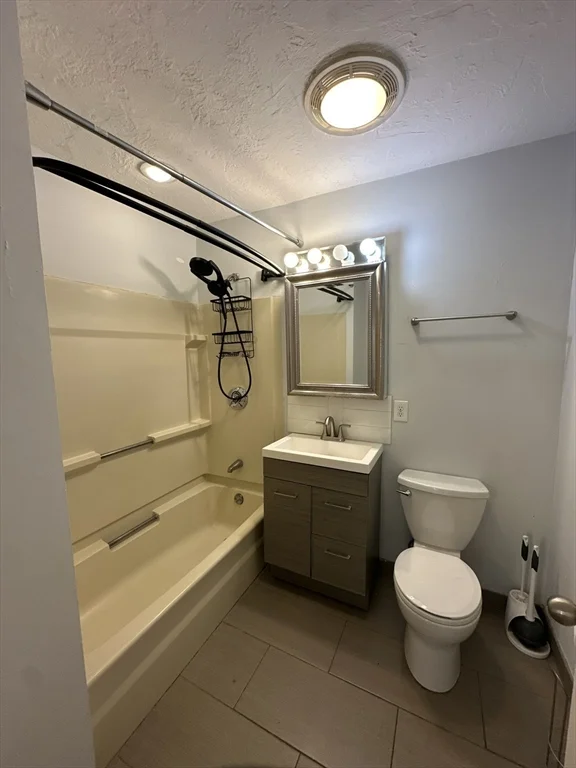 3 bed, 1 bath apartment for rent at 604 Dorchester Ave Unit 2, South Boston — photo 13 of 16