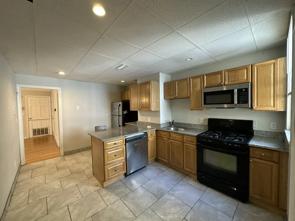 3 bed, 1 bath apartment for rent at 604 Dorchester Ave Unit 2, South Boston — photo 1 of 16
