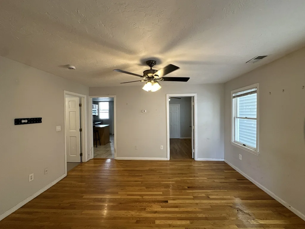 3 bed, 1 bath apartment for rent at 604 Dorchester Ave Unit 2, South Boston — photo 5 of 16