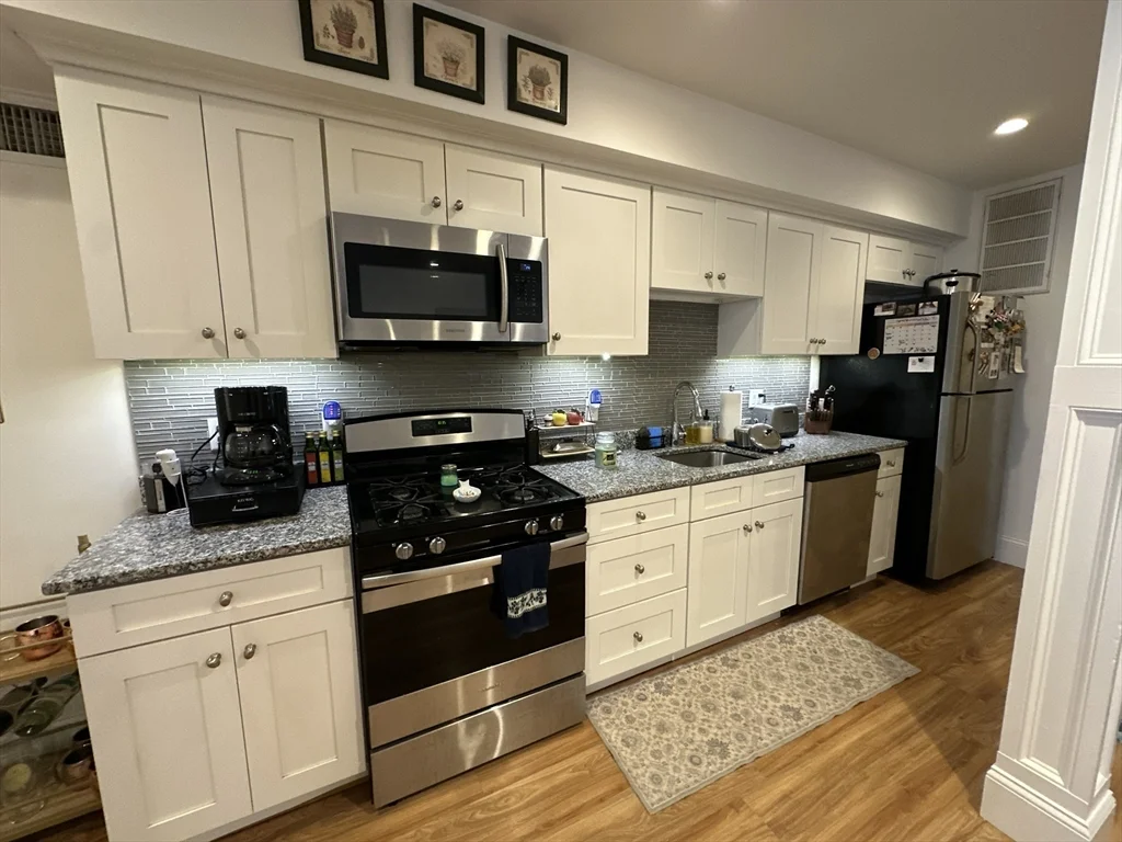 2 bed, 1 bath apartment for rent at 604 Dorchester Ave Unit A, South Boston — photo 6 of 16
