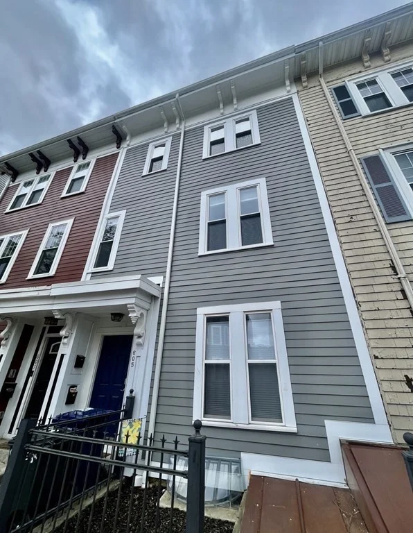 1 bed, 1 bath apartment for rent at 605 5th St Unit 1, South Boston