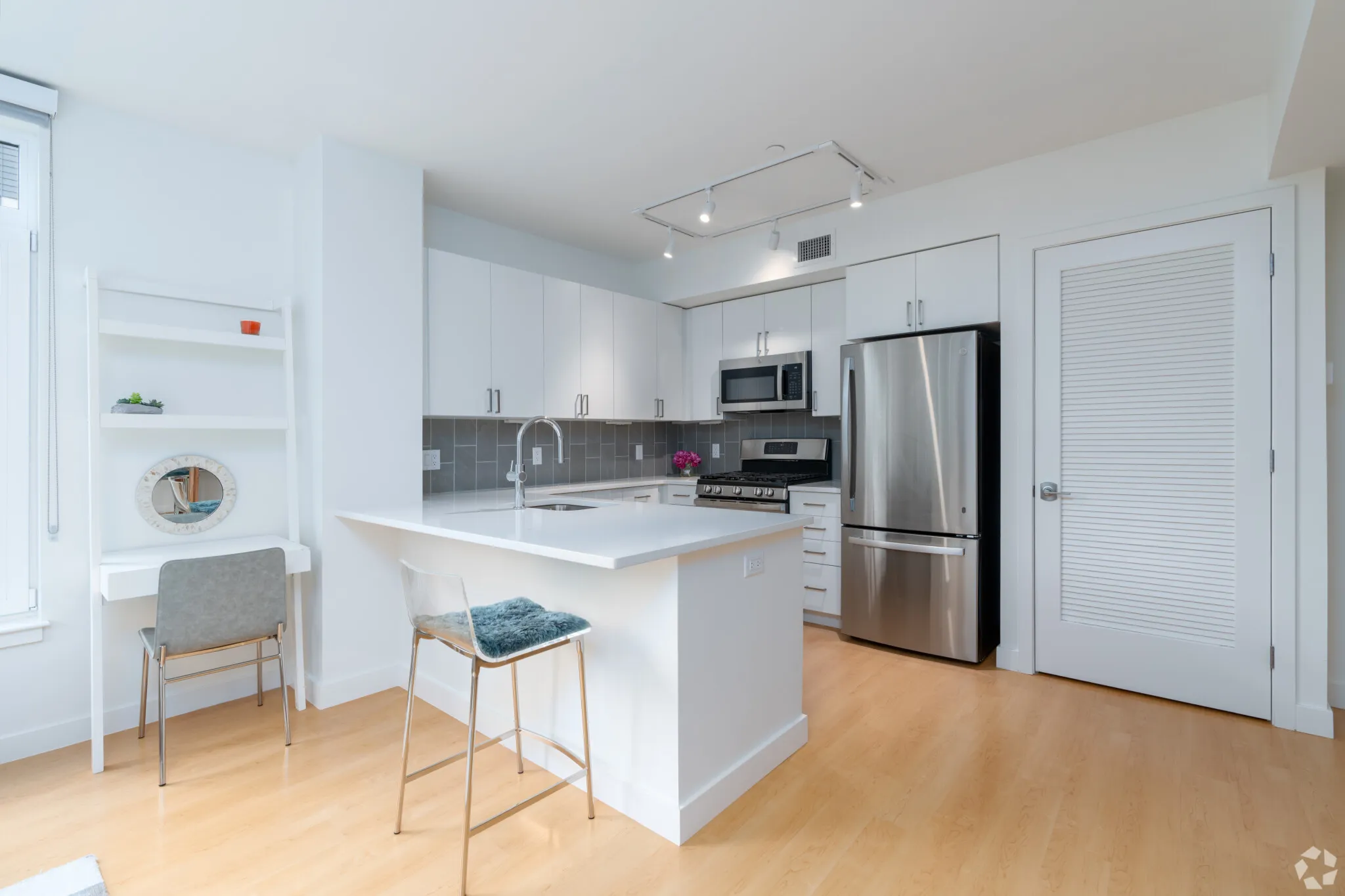 2 bed, 2 bath apartment for rent at 605 Concord Ave Unit 601, Cambridge Highlands — photo 2 of 13