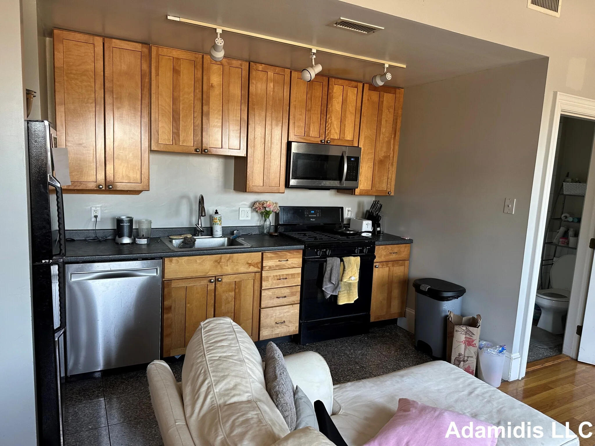 3 bed, 2 bath apartment for rent at 605 Dorchester Ave Unit 3, South Boston