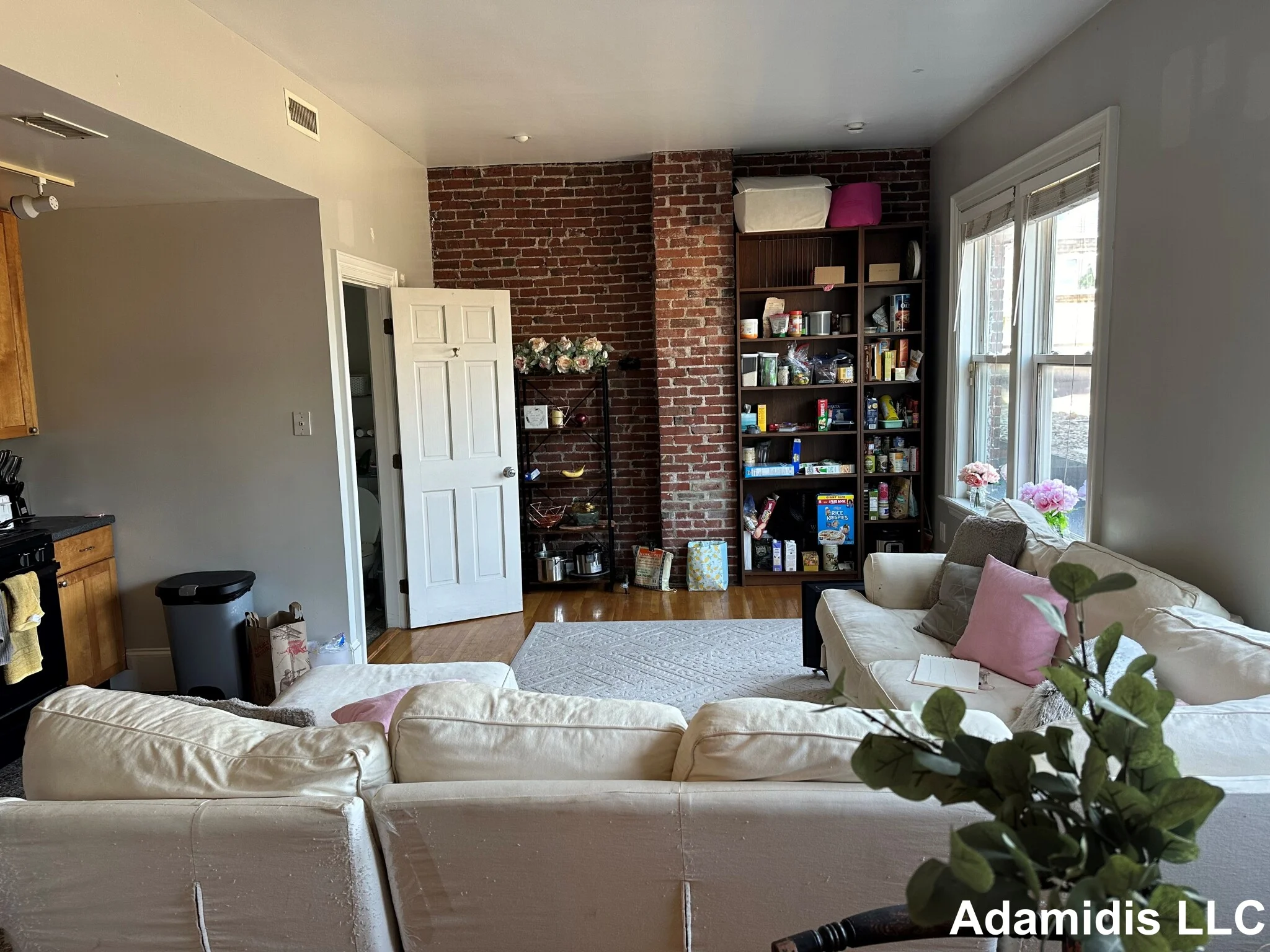 3 bed, 2 bath apartment for rent at 605 Dorchester Ave Unit 3, South Boston — photo 3 of 8