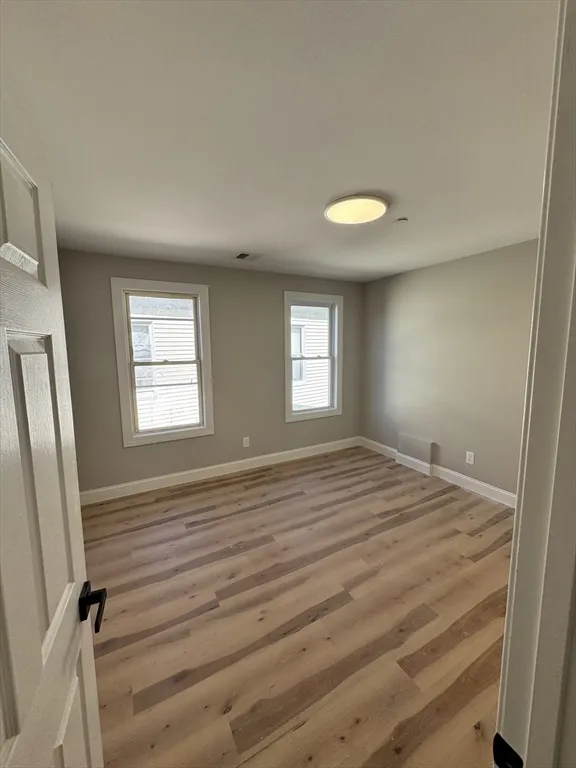 3 bed, 1 bath apartment for rent at 605 Millbury St Unit 4R, Worcester — photo 2 of 7