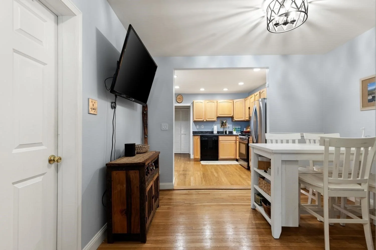 2 bed, 1 bath apartment for rent at 606 E 6th St Unit 1, South Boston — photo 7 of 11