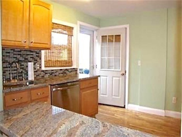 2 bed, 1 bath apartment for rent at 606 E 6th St Unit 3, South Boston — photo 5 of 7