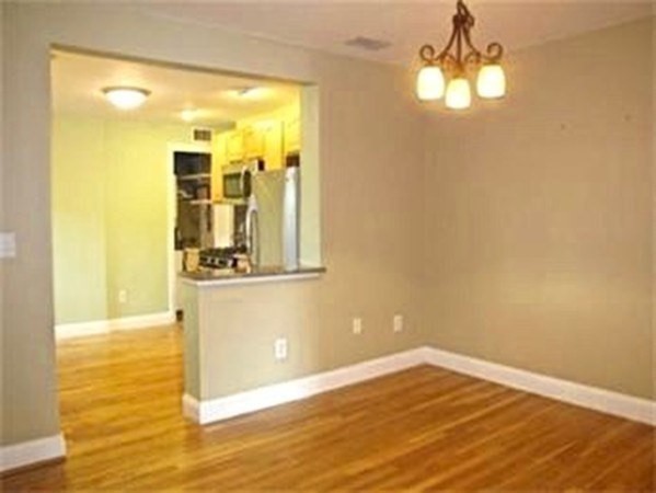 2 bed, 1 bath apartment for rent at 606 E 6th St Unit 3, South Boston — photo 2 of 7