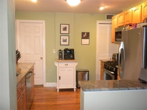 2 bed, 1 bath apartment for rent at 606 E 6th St Unit 3, South Boston — photo 4 of 7