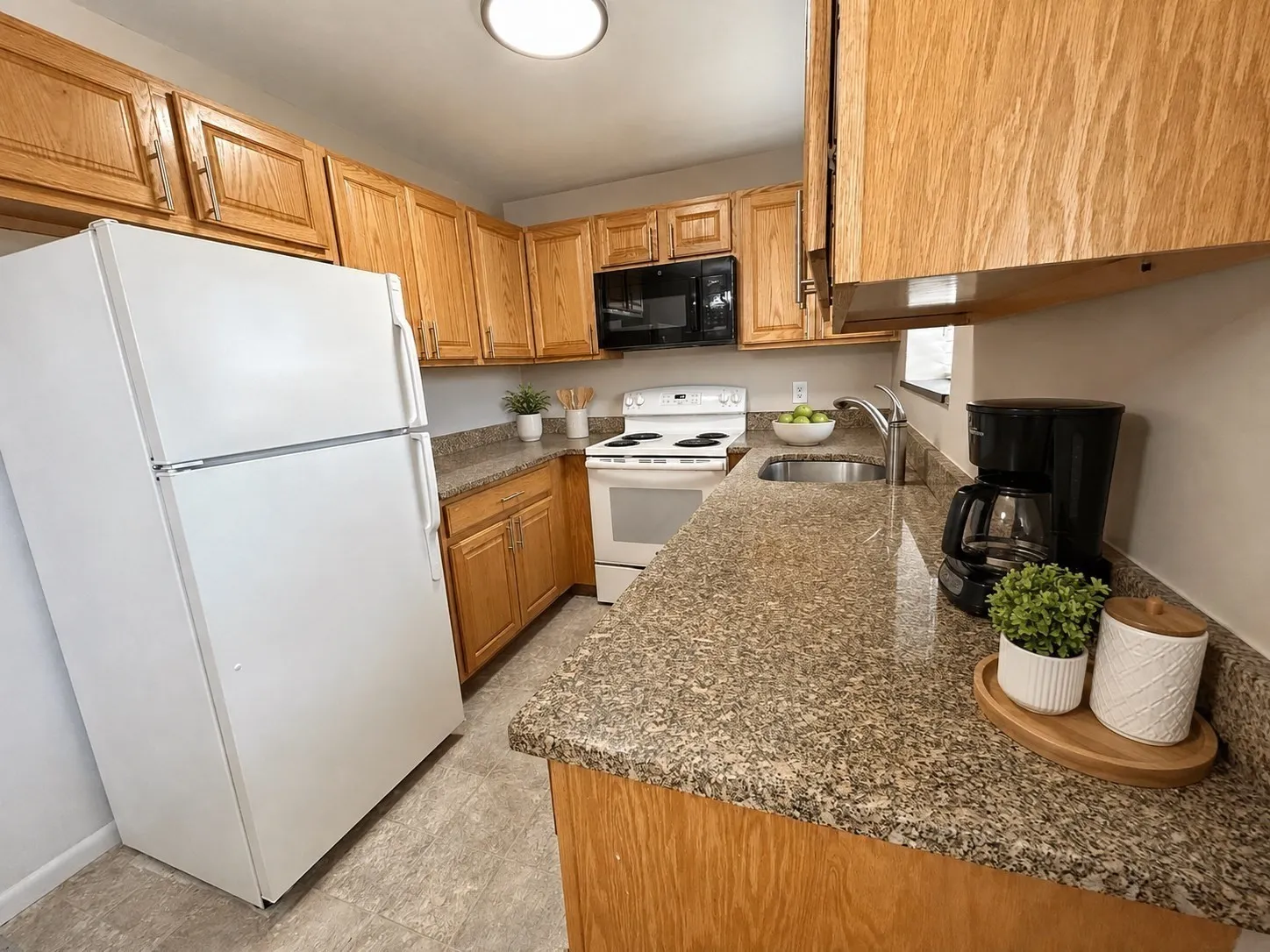 2 bed, 1 bath apartment for rent at 606 South Unit 606 A, Waltham — photo 3 of 13
