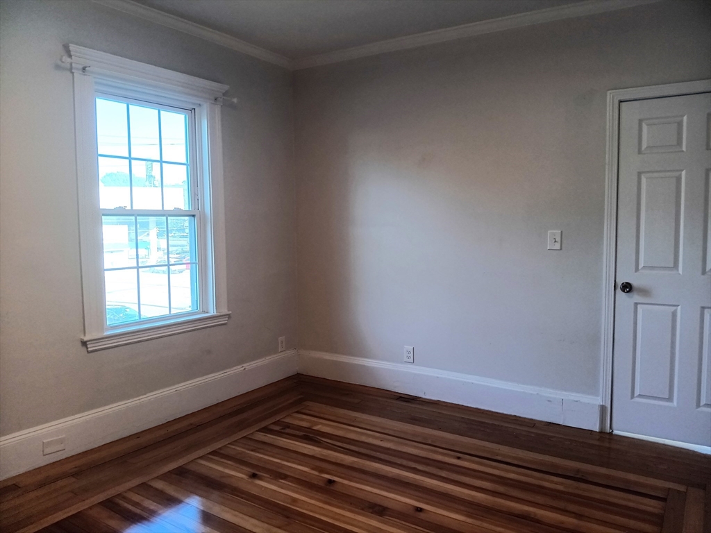 2 bed, 1 bath apartment for rent at 607 Fellsway Unit 3, Wellington — photo 4 of 6