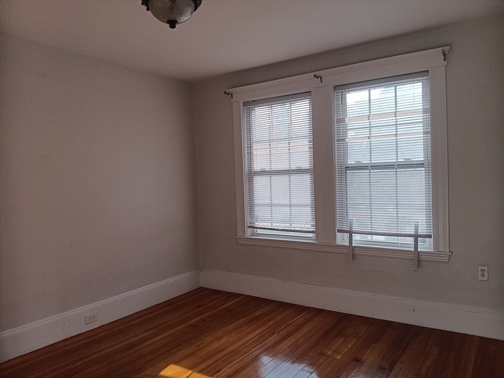 2 bed, 1 bath apartment for rent at 607 Fellsway Unit 3, Wellington — photo 5 of 6