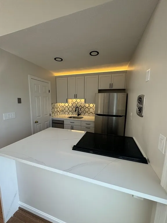 2 bed, 1 bath apartment for rent at 608 Dorchester Ave Unit 3, South Boston — photo 2 of 14