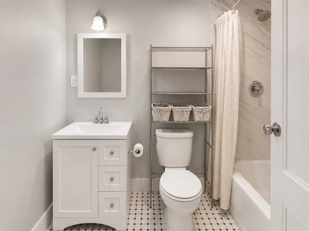 1 bed, 1 bath apartment for rent at 608 Massachusetts Ave Unit 2, South End — photo 6 of 8
