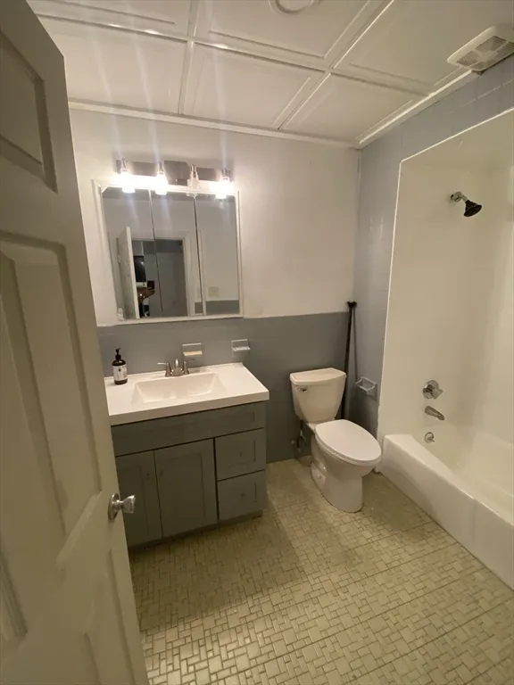 2 bed, 1 bath apartment for rent at 608 Saratoga St Unit 2, East Boston — photo 4 of 15