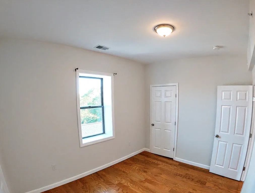 3 bed, 1 bath apartment for rent at 608 Shawmut Ave Unit 3, South End — photo 20 of 22