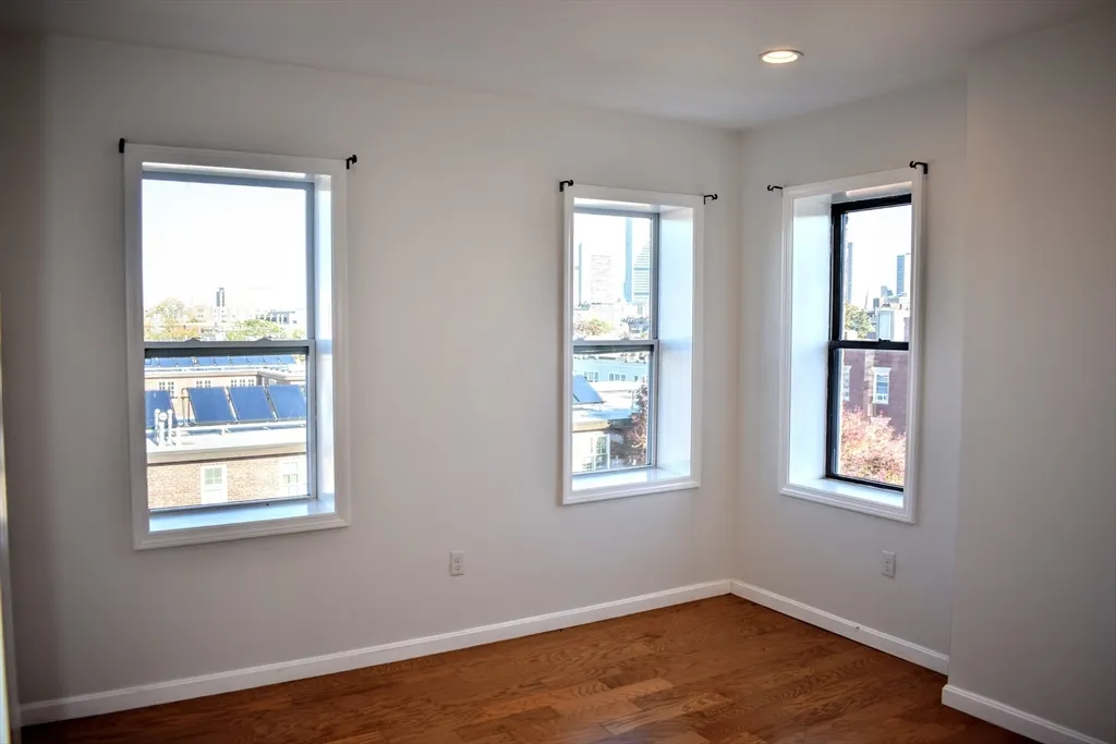 3 bed, 1 bath apartment for rent at 608 Shawmut Ave Unit 3, South End — photo 6 of 22