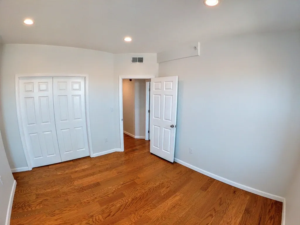 3 bed, 1 bath apartment for rent at 608 Shawmut Ave Unit 3, South End — photo 14 of 22