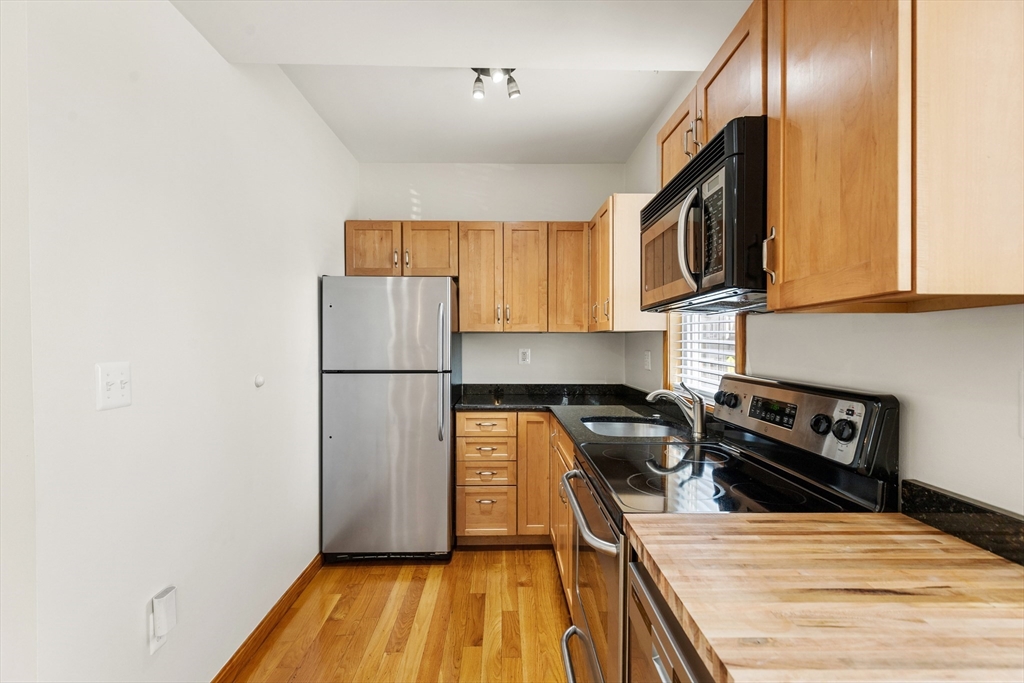 2 bed, 1 bath apartment for rent at 609 Dorchester Ave Unit R1, South Boston — photo 7 of 29