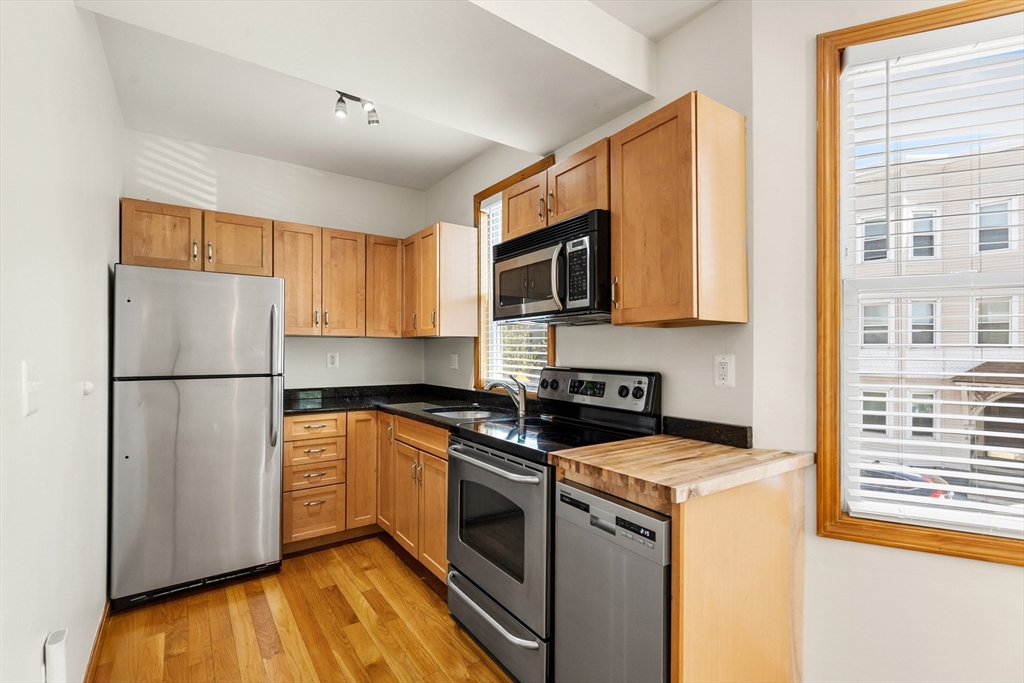 2 bed, 1 bath apartment for rent at 609 Dorchester Ave Unit R1, South Boston — photo 6 of 29