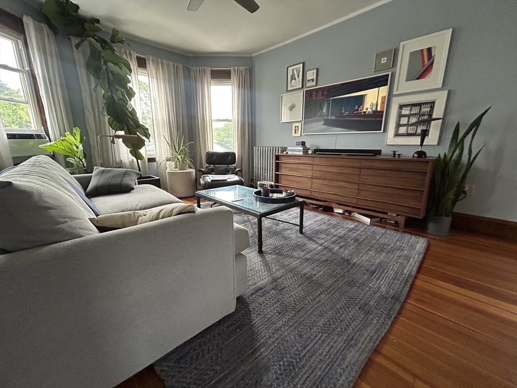 2 bed, 1 bath apartment for rent at 609 Centre St Unit 3, Jamaica Plain
