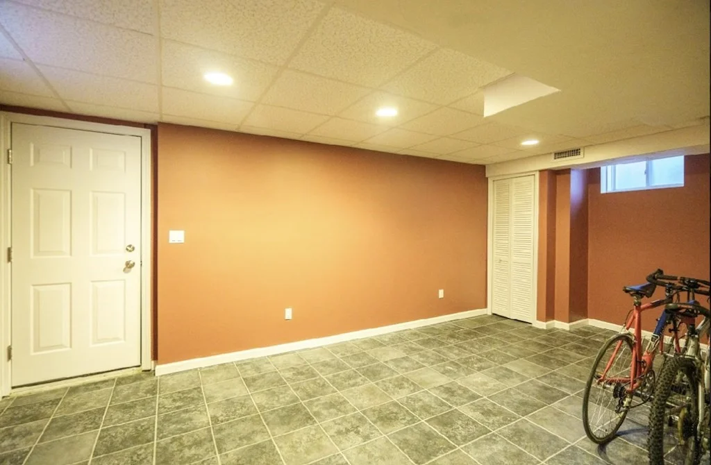 4 bed, 3.5 bath apartment for rent at 61 Baker St Unit 0, Belmont Center — photo 18 of 19