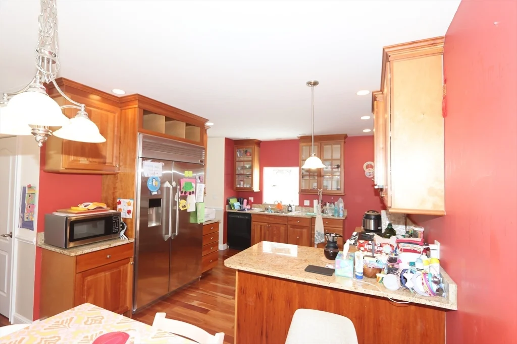 4 bed, 3 bath apartment for rent at 61 Baker St Unit 61, Belmont — photo 8 of 32